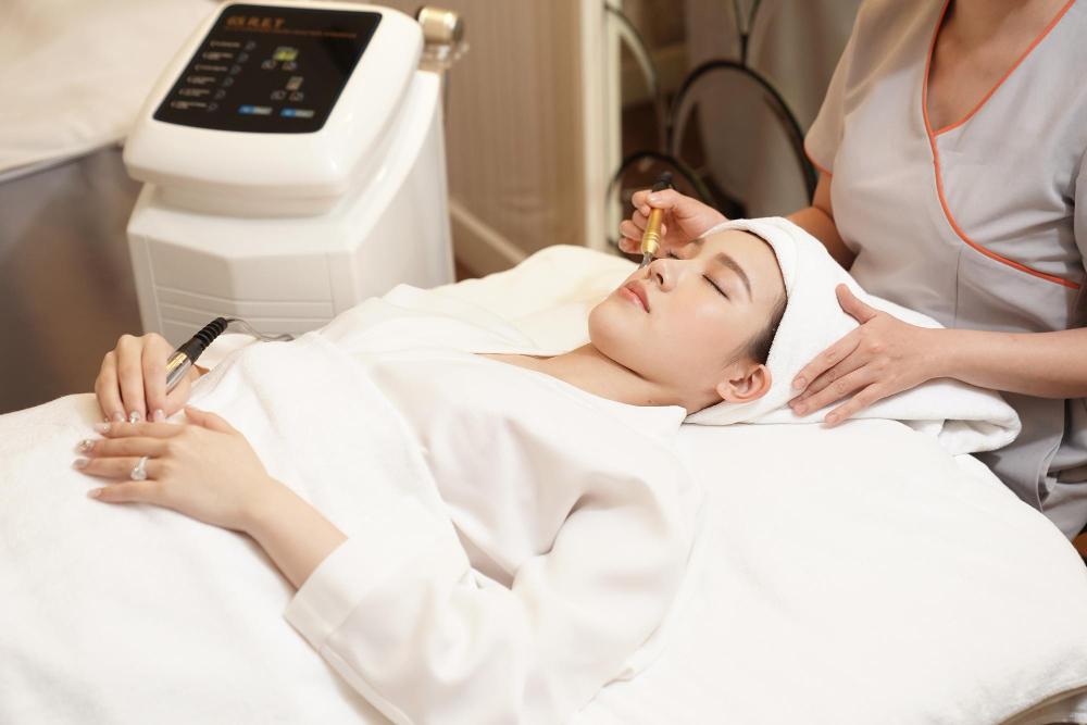 ภาพแสดงข้อมูลประโยชน์ของการทำ Thermage และระยะเวลาที่ผลลัพธ์คงอยู่