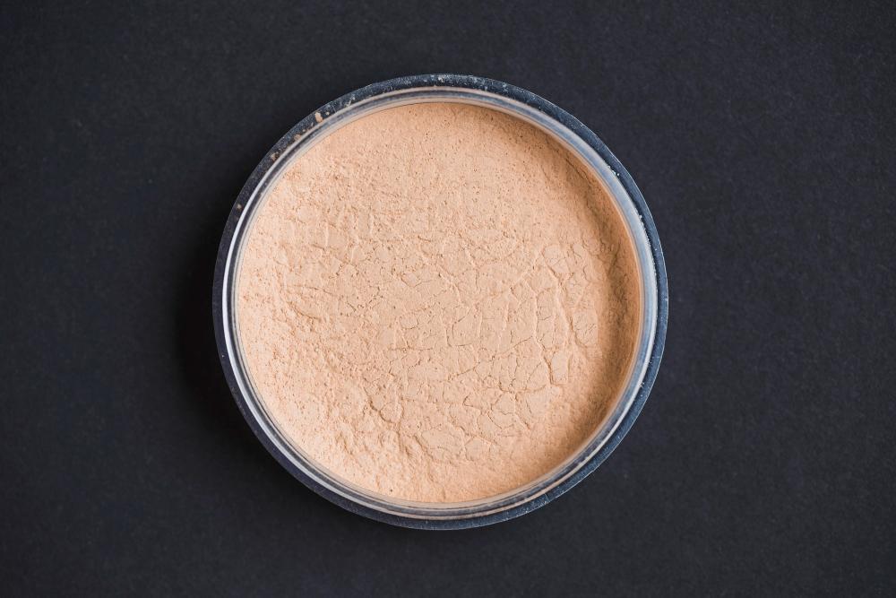 แป้งแต่งหน้าพร้อมผิวหน้าเนียนสวยในบรรจุภัณฑ์หรูหรา, รีวิวแป้งแต่งหน้าชื่อดัง