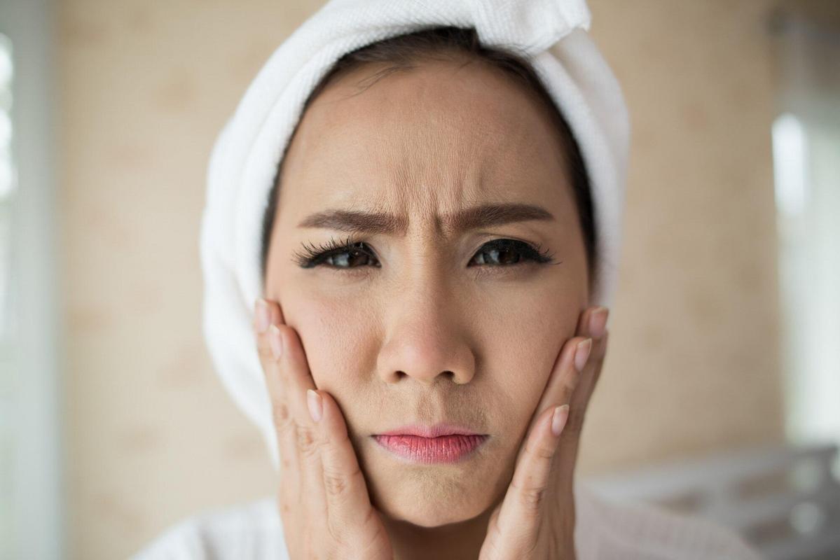 ภาพของบรรยากาศในคลินิกที่ให้บริการฉีดโบท็อกซ์ลดริ้วรอยบนใบหน้า
